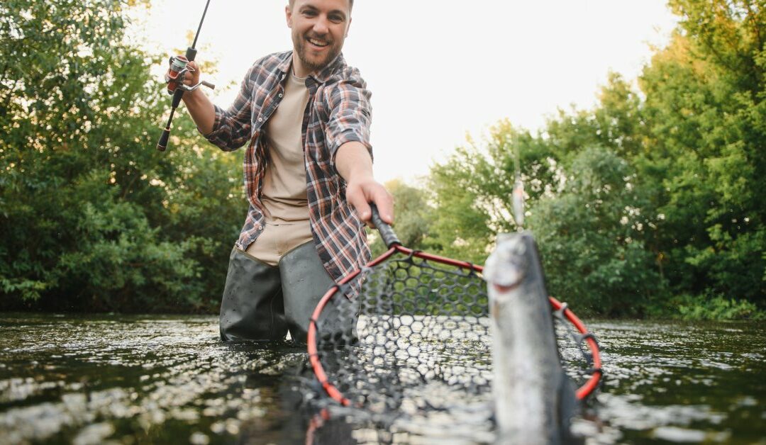 riveradventures-354640-Man-Fishing-Riverimage1-1080×628